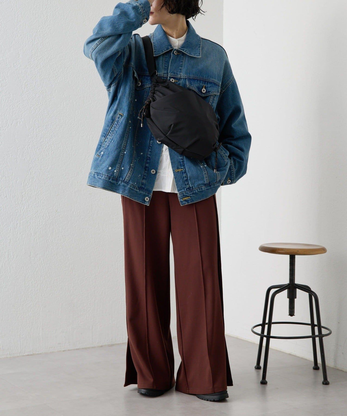 防潑水/超輕量300g抽繩單肩包