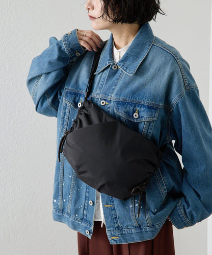 防潑水/超輕量300g抽繩單肩包