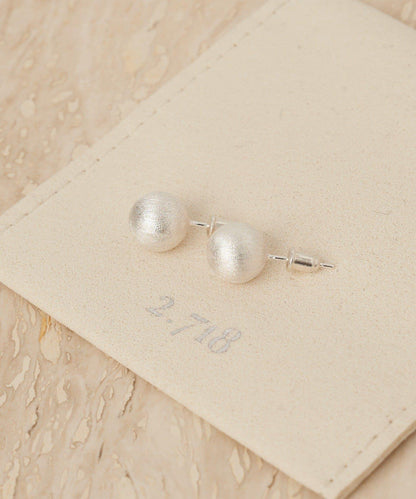 金屬圓球鉚釘耳環