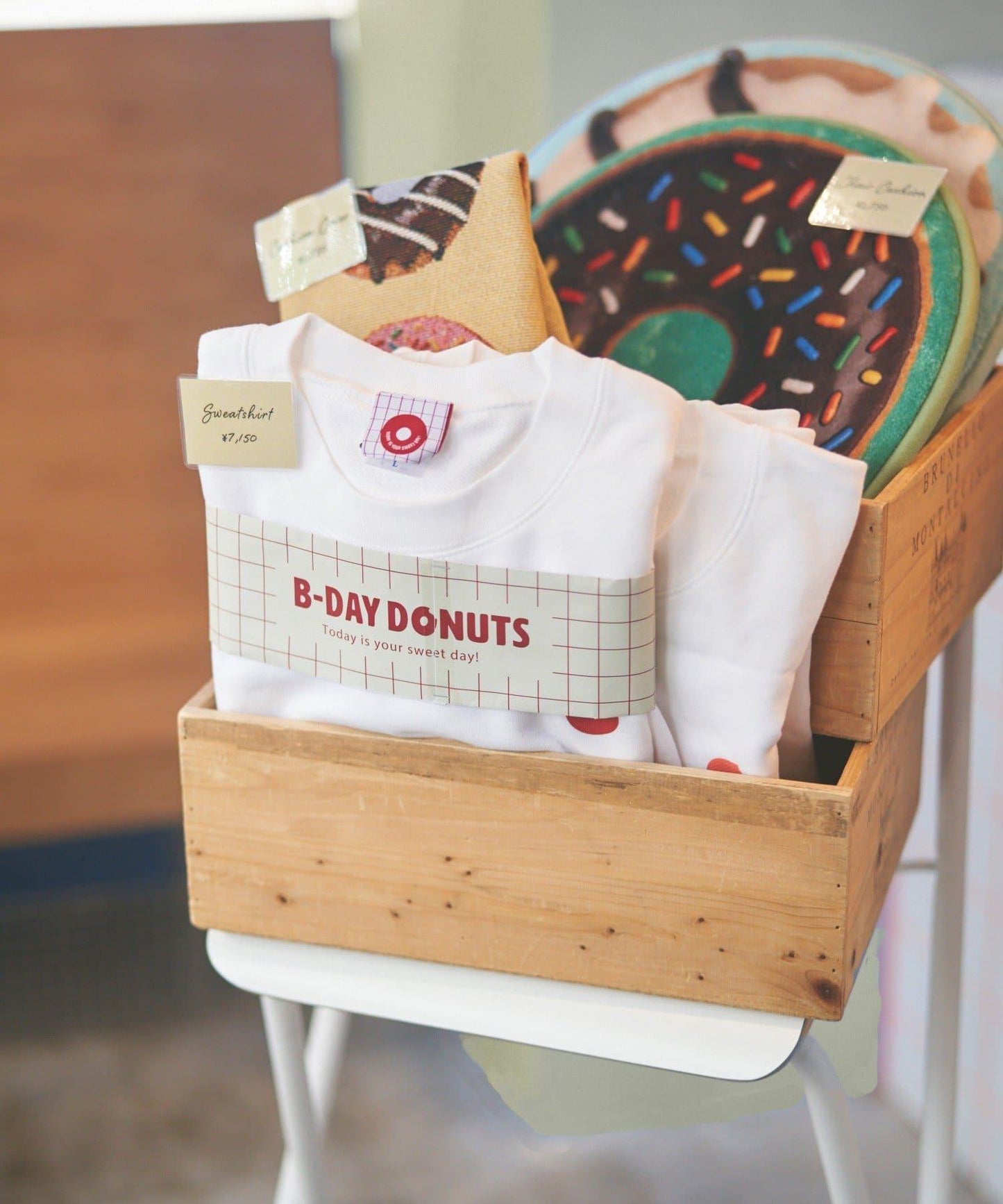 B-DAY DONUTS 椅墊