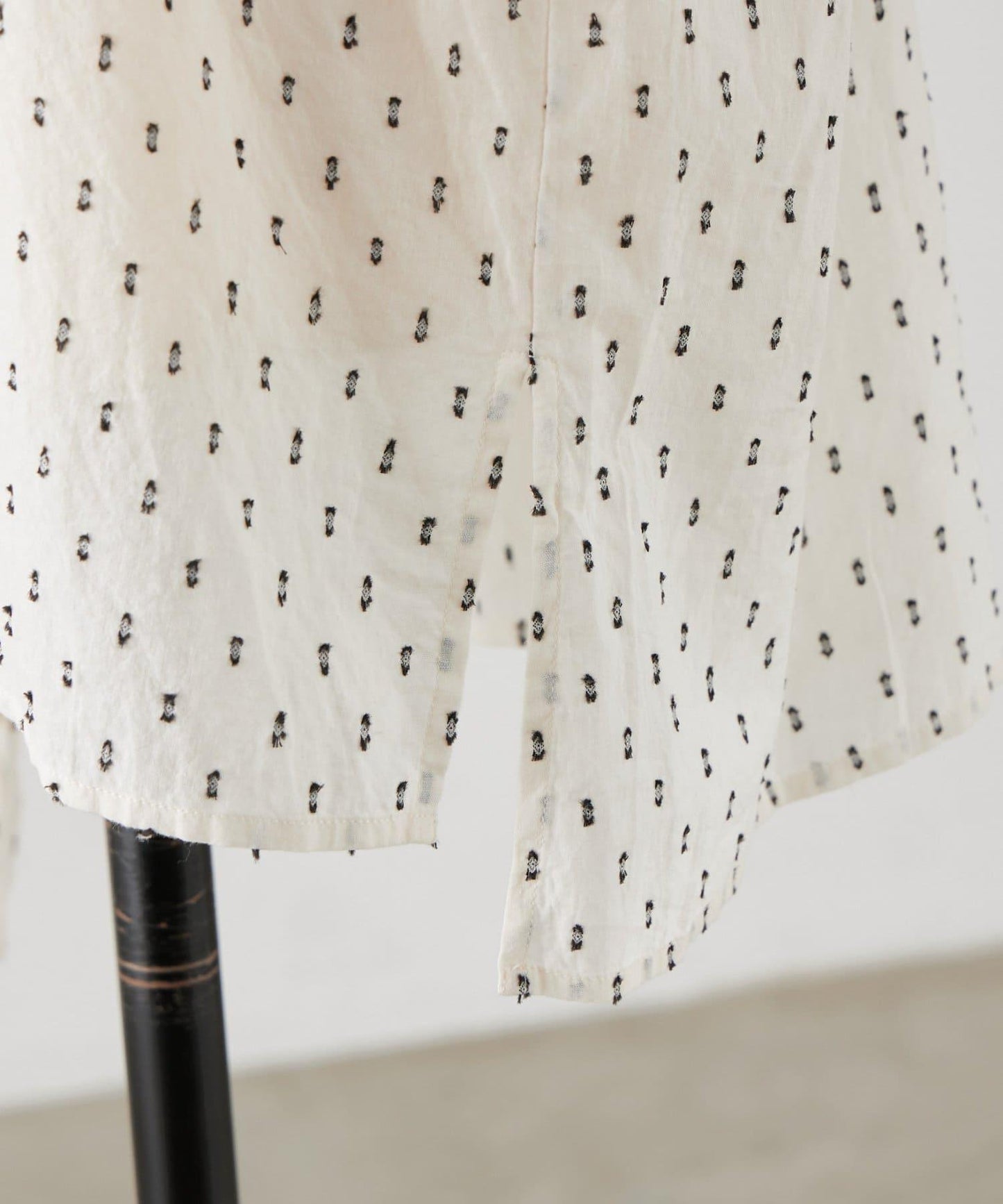 近日開始 小款提花襯衫