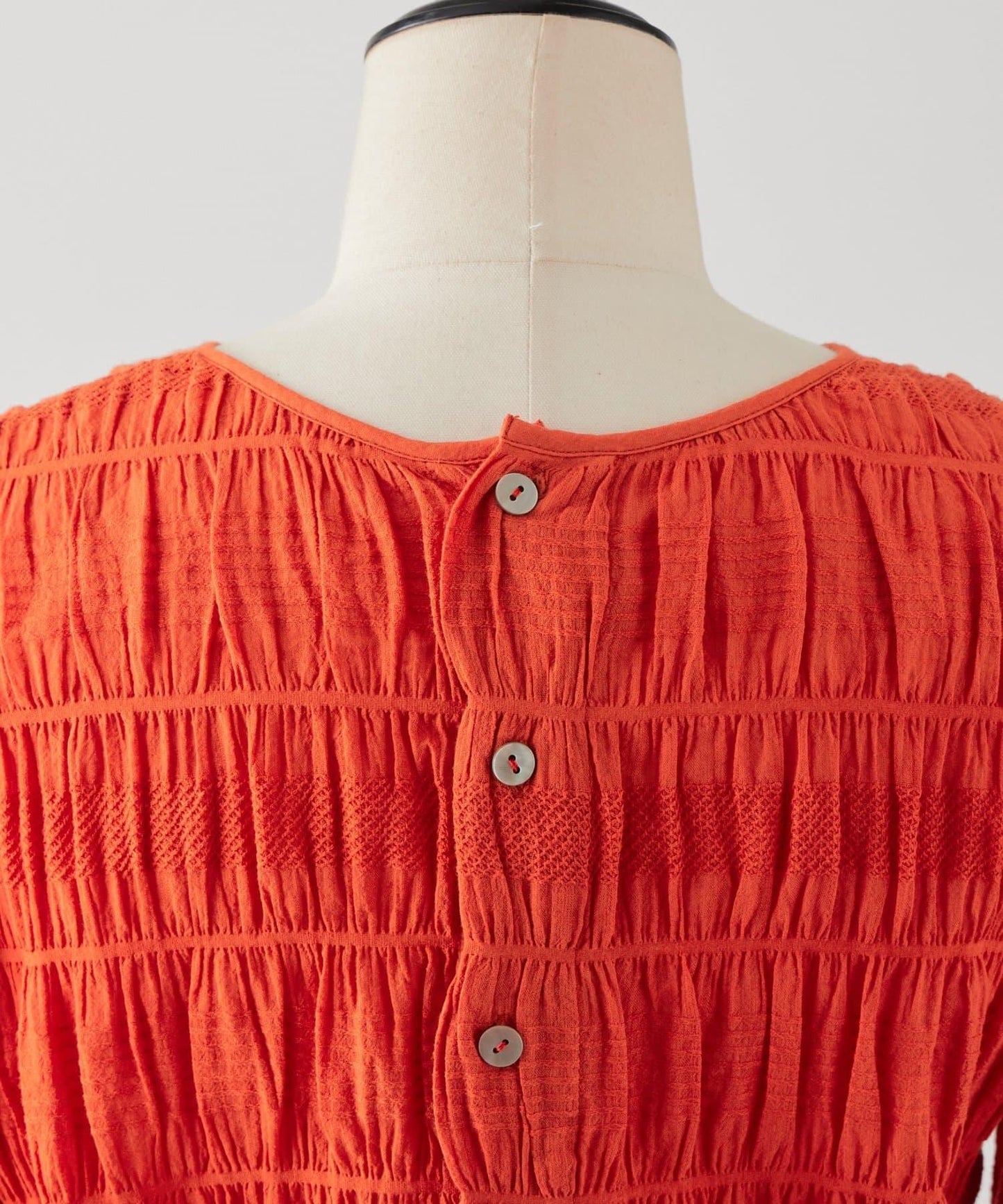 《近日開始》棉質褶皺襯衫