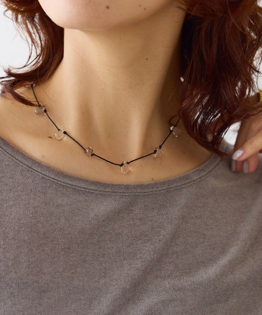 【點綴頸間的亮點】透明玻璃短項鍊