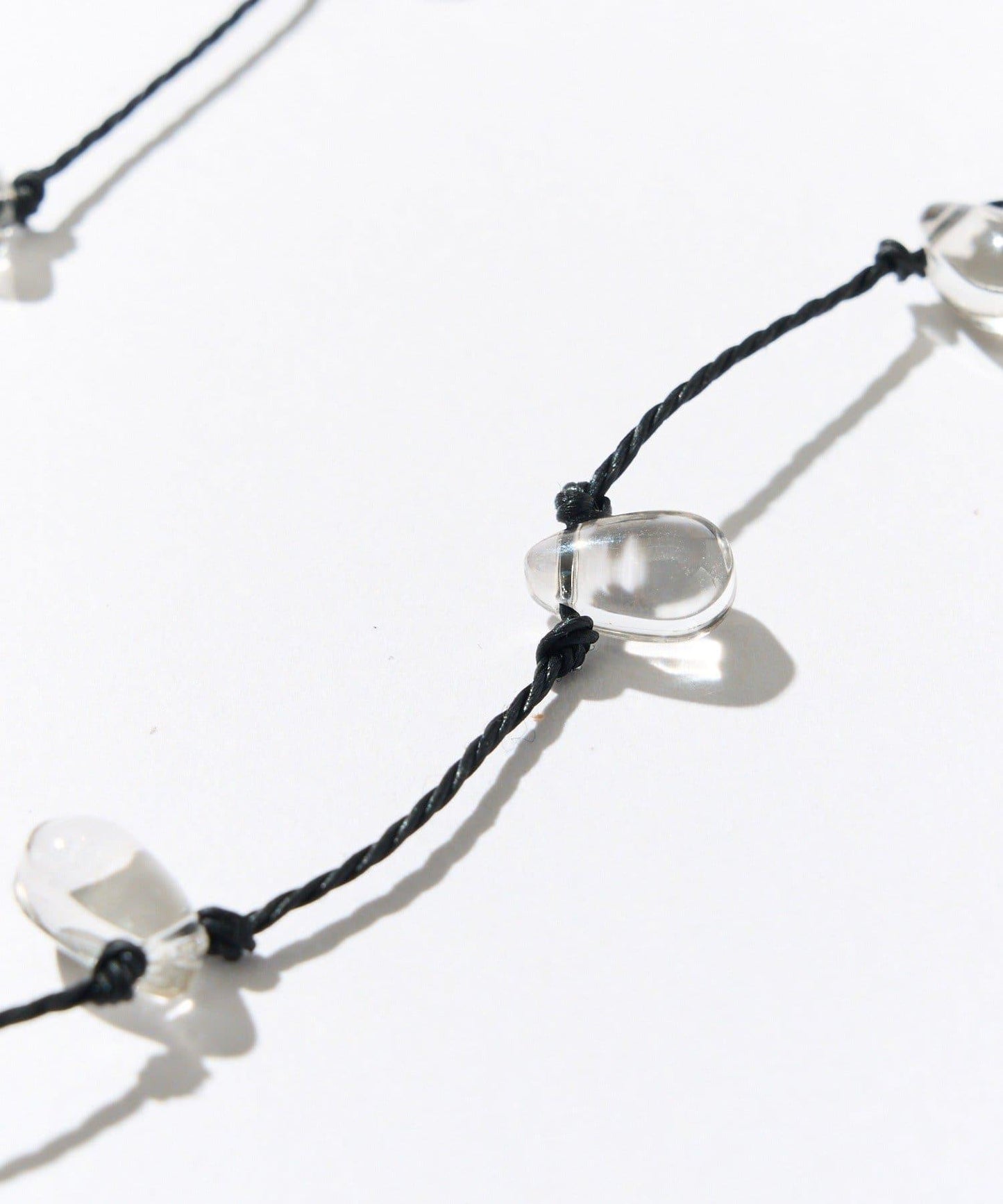 【點綴頸間的亮點】透明玻璃短項鍊