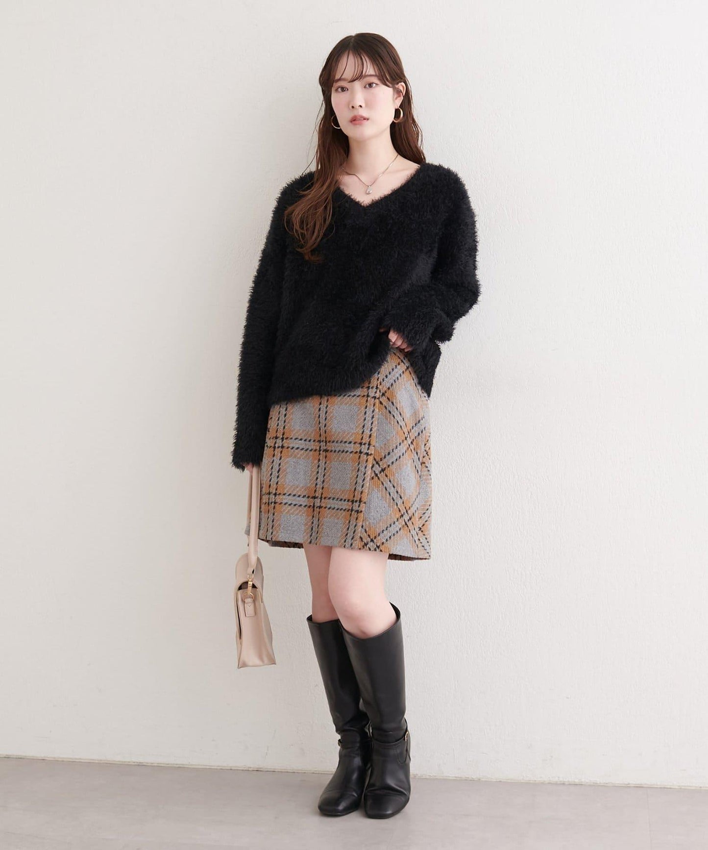 V領長毛針織套頭衫