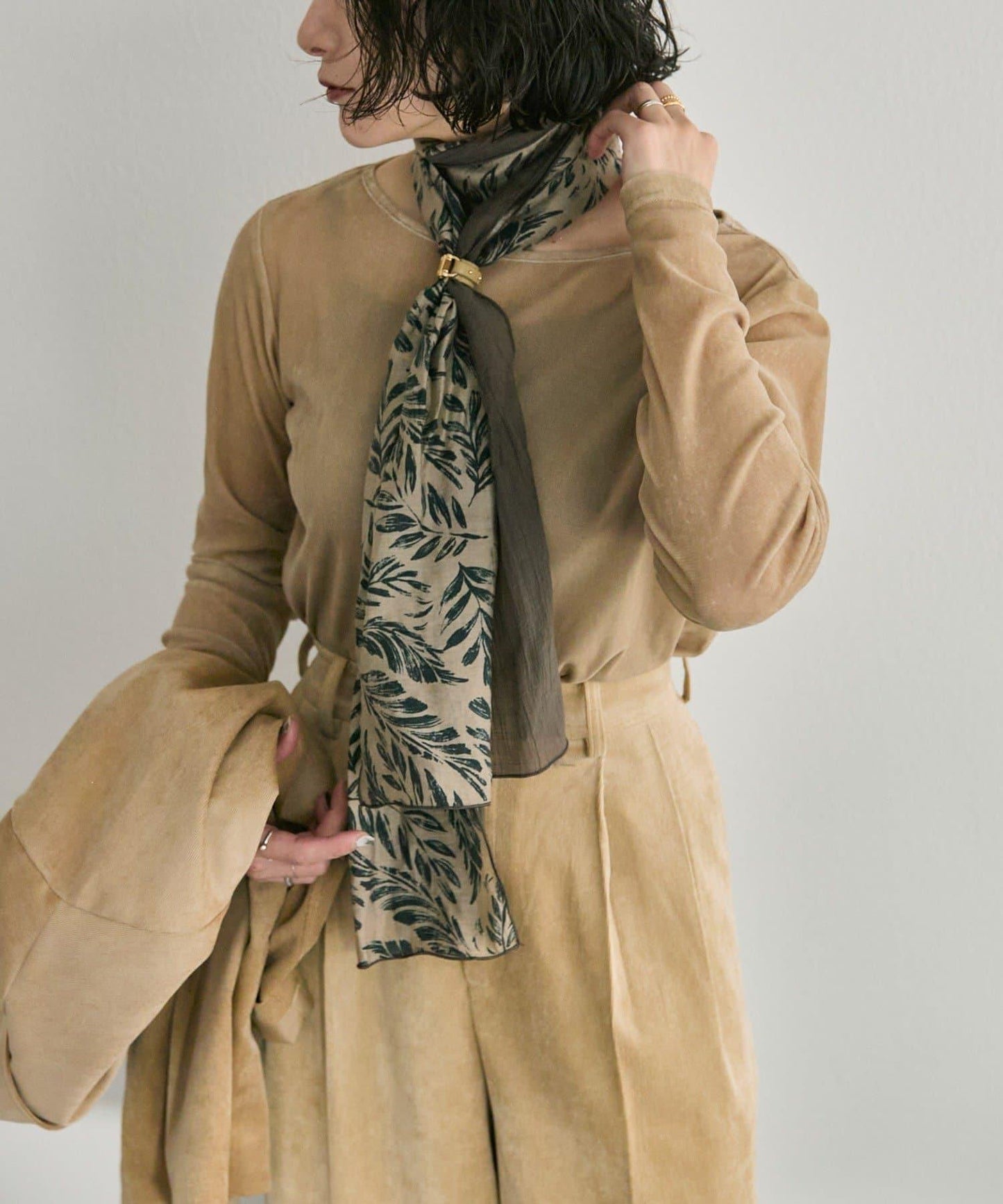 帶戒指拼色葉子圖案圍巾