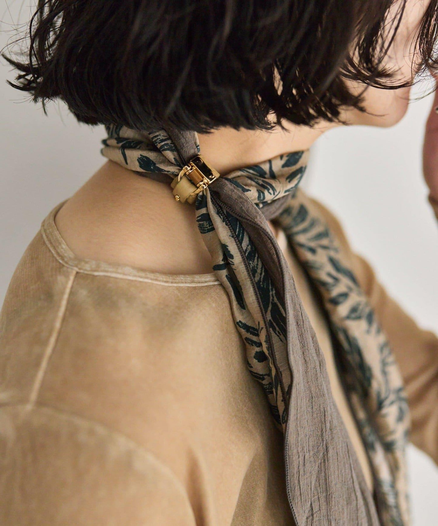 帶戒指拼色葉子圖案圍巾