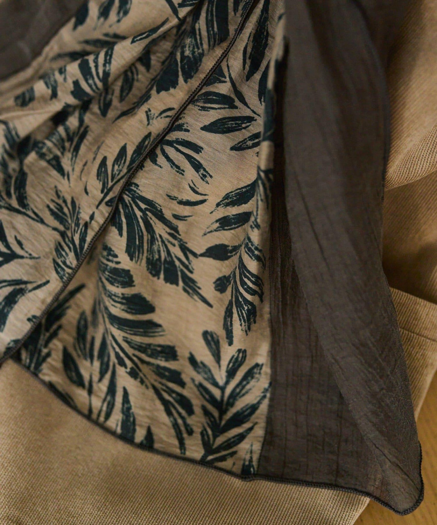 帶戒指拼色葉子圖案圍巾