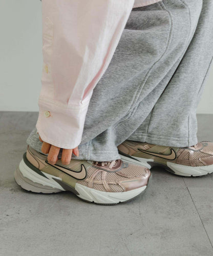 NIKE V2K 跑鞋