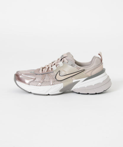 NIKE V2K 跑鞋