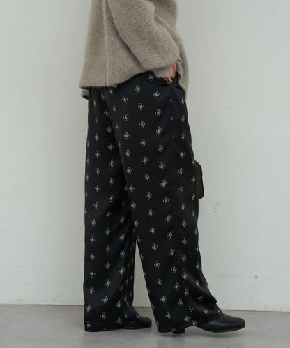 【近期開始】【可手洗】印花緞面長褲