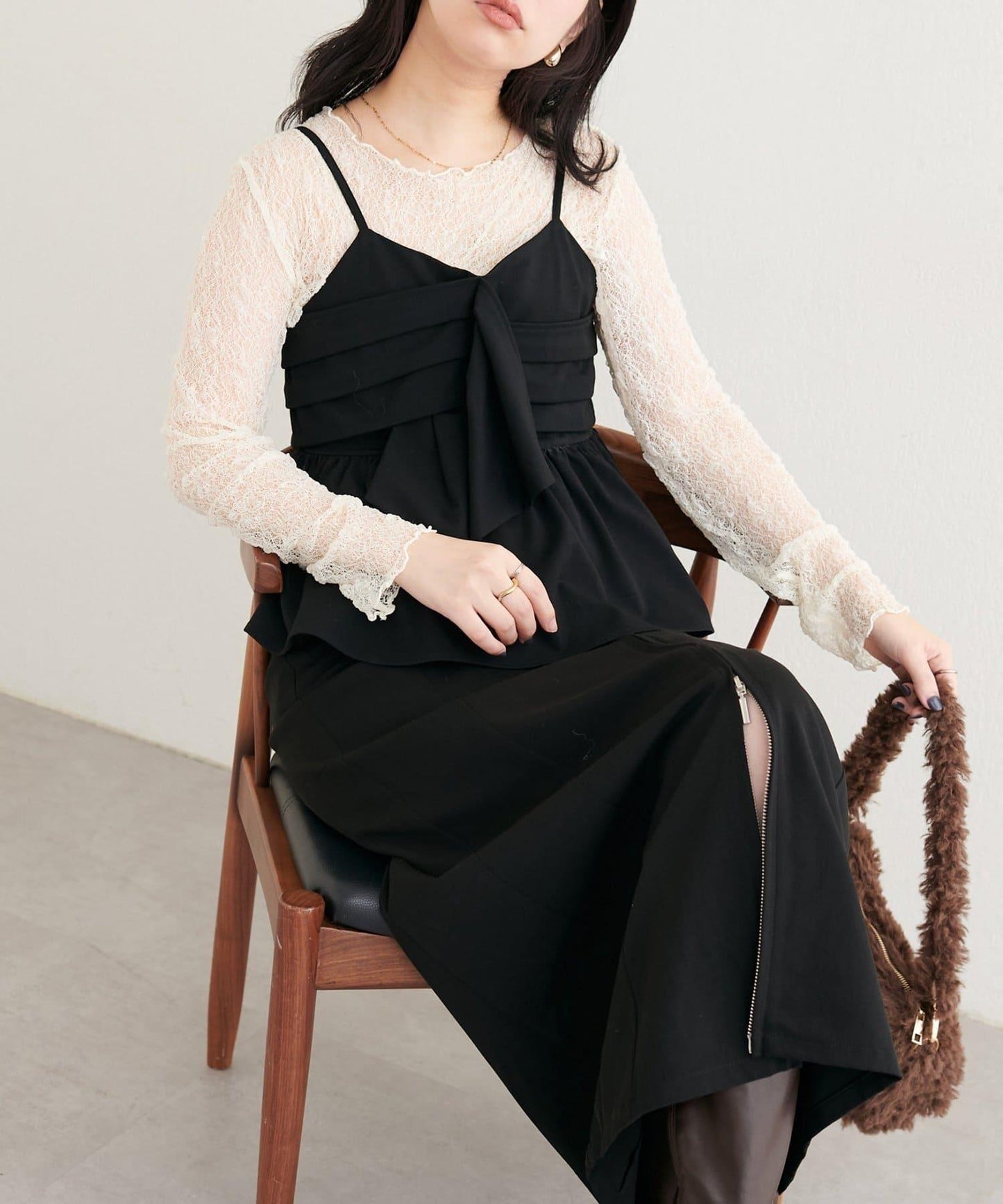 【natural couture】蝴蝶結吊帶背心+蕾絲波浪邊T恤套裝