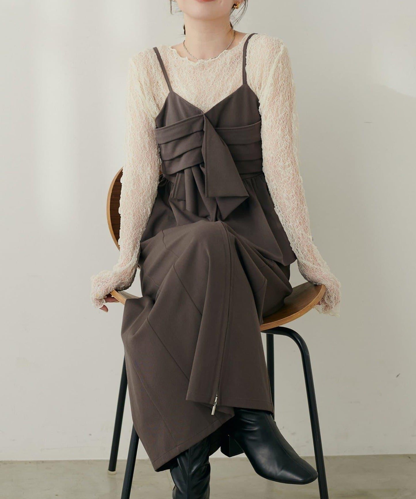 【natural couture】蝴蝶結吊帶背心+蕾絲波浪邊T恤套裝