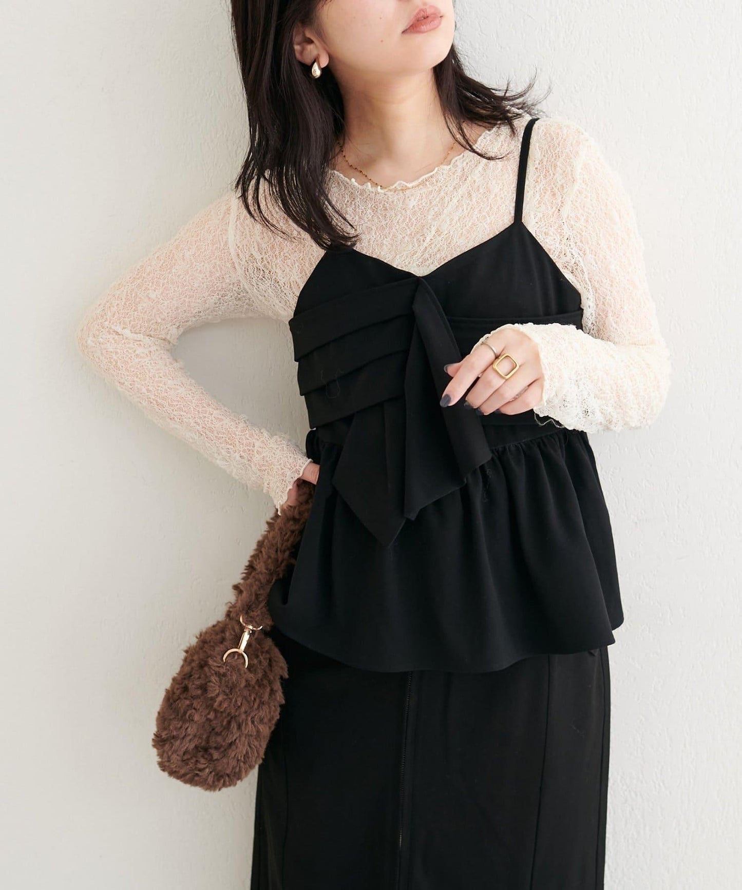 【natural couture】蝴蝶結吊帶背心+蕾絲波浪邊T恤套裝