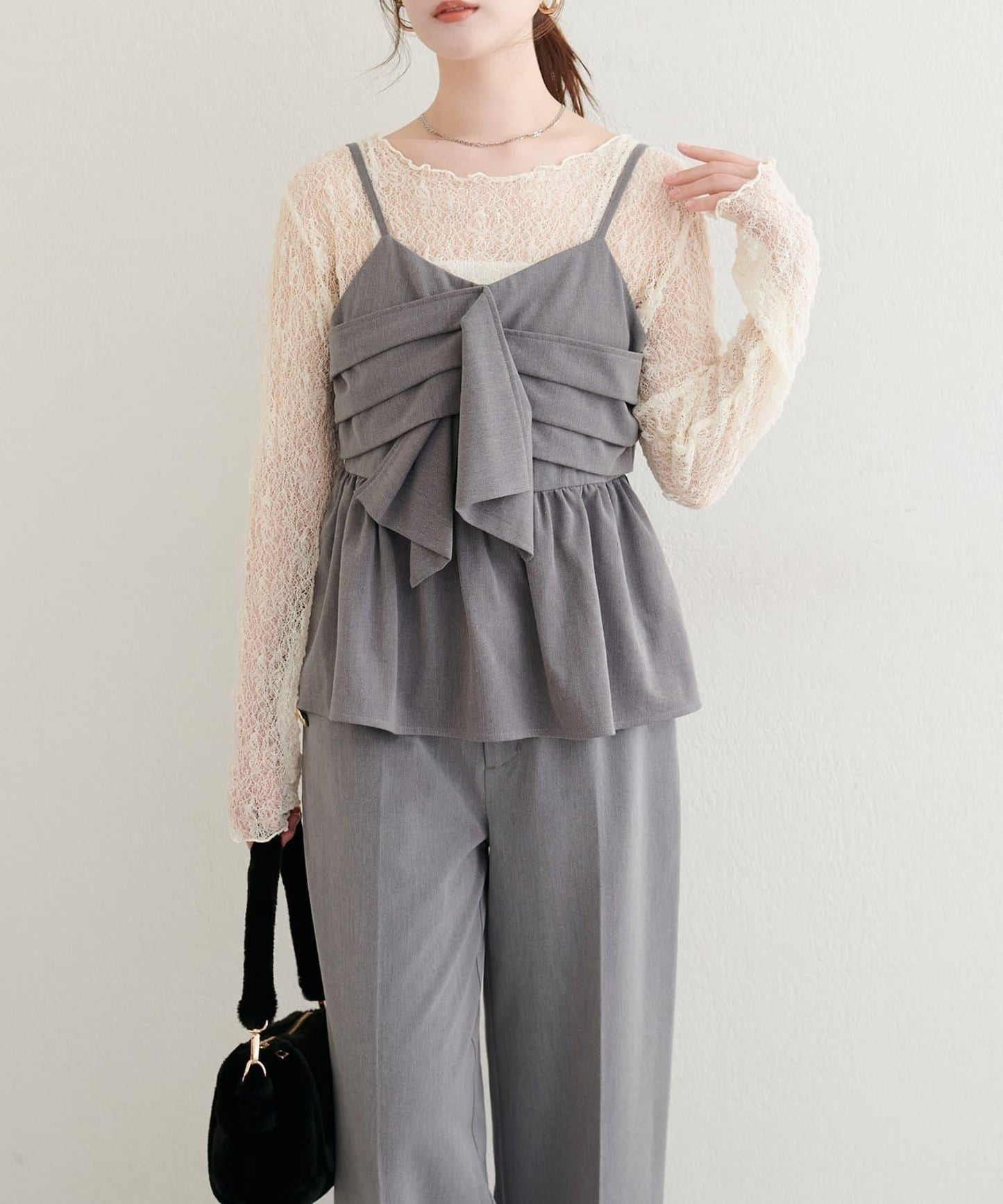 【natural couture】蝴蝶結吊帶背心+蕾絲波浪邊T恤套裝