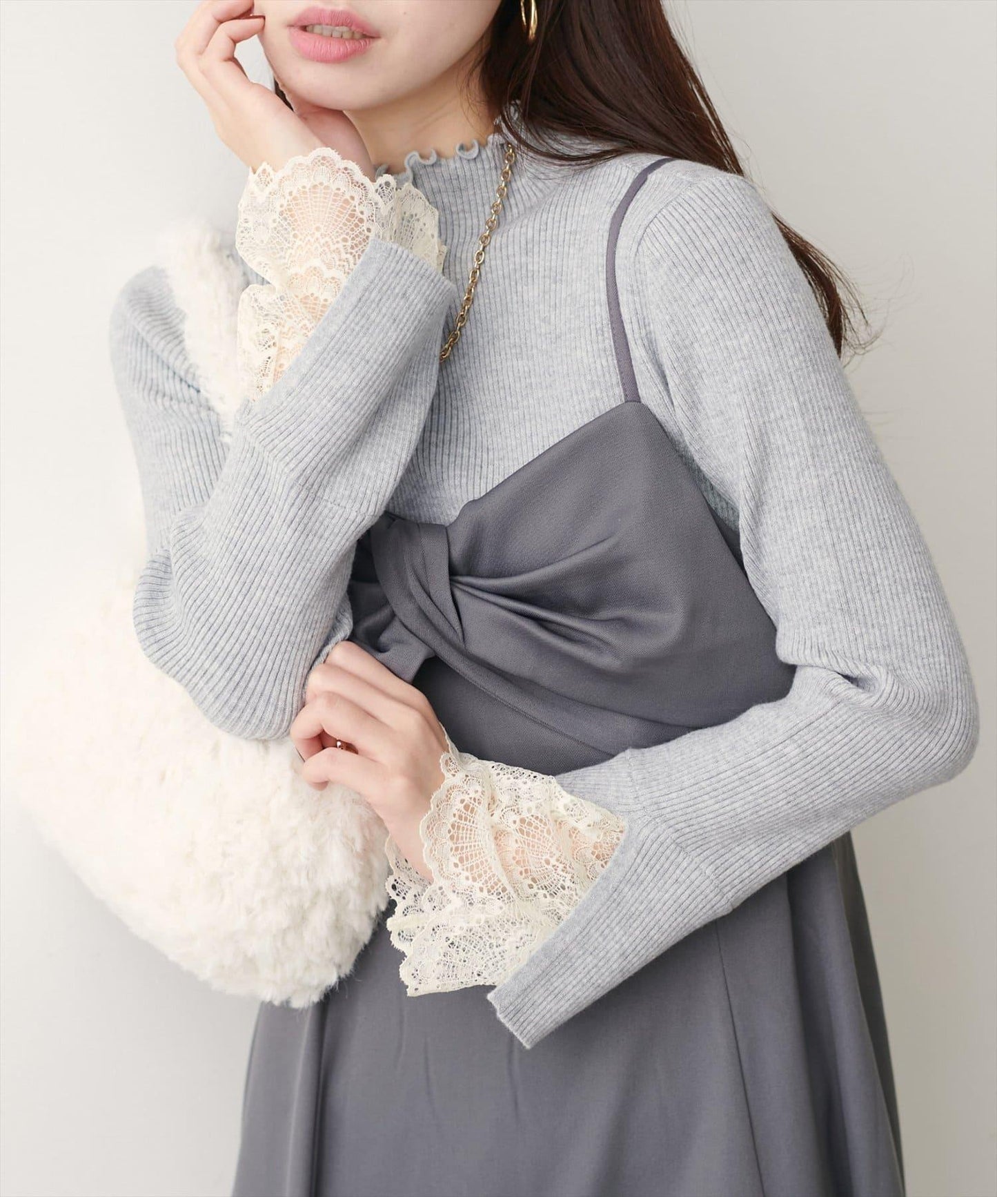 袖口蕾絲柔軟羅紋高領衫