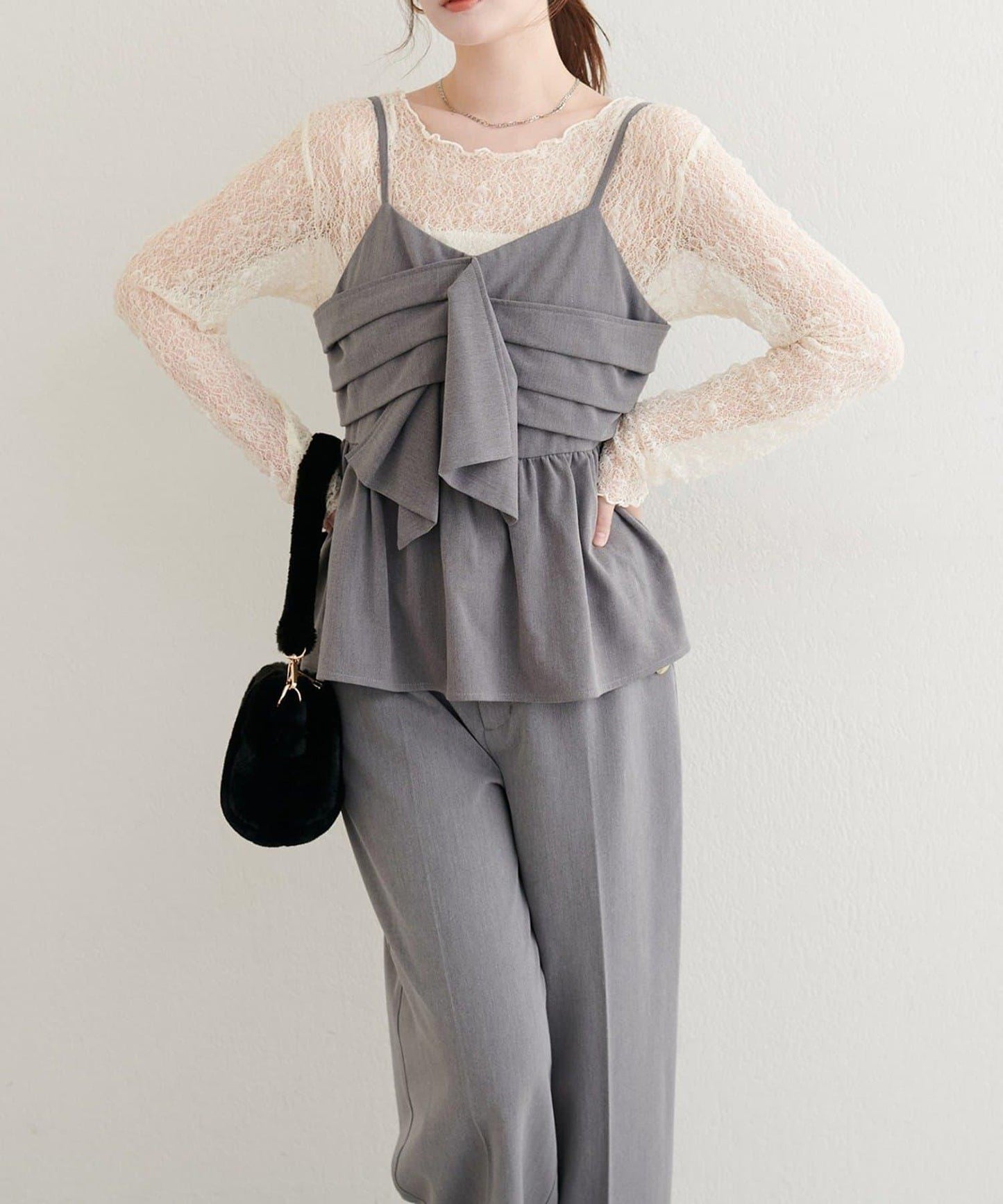 【natural couture】蝴蝶結吊帶背心+蕾絲波浪邊T恤套裝