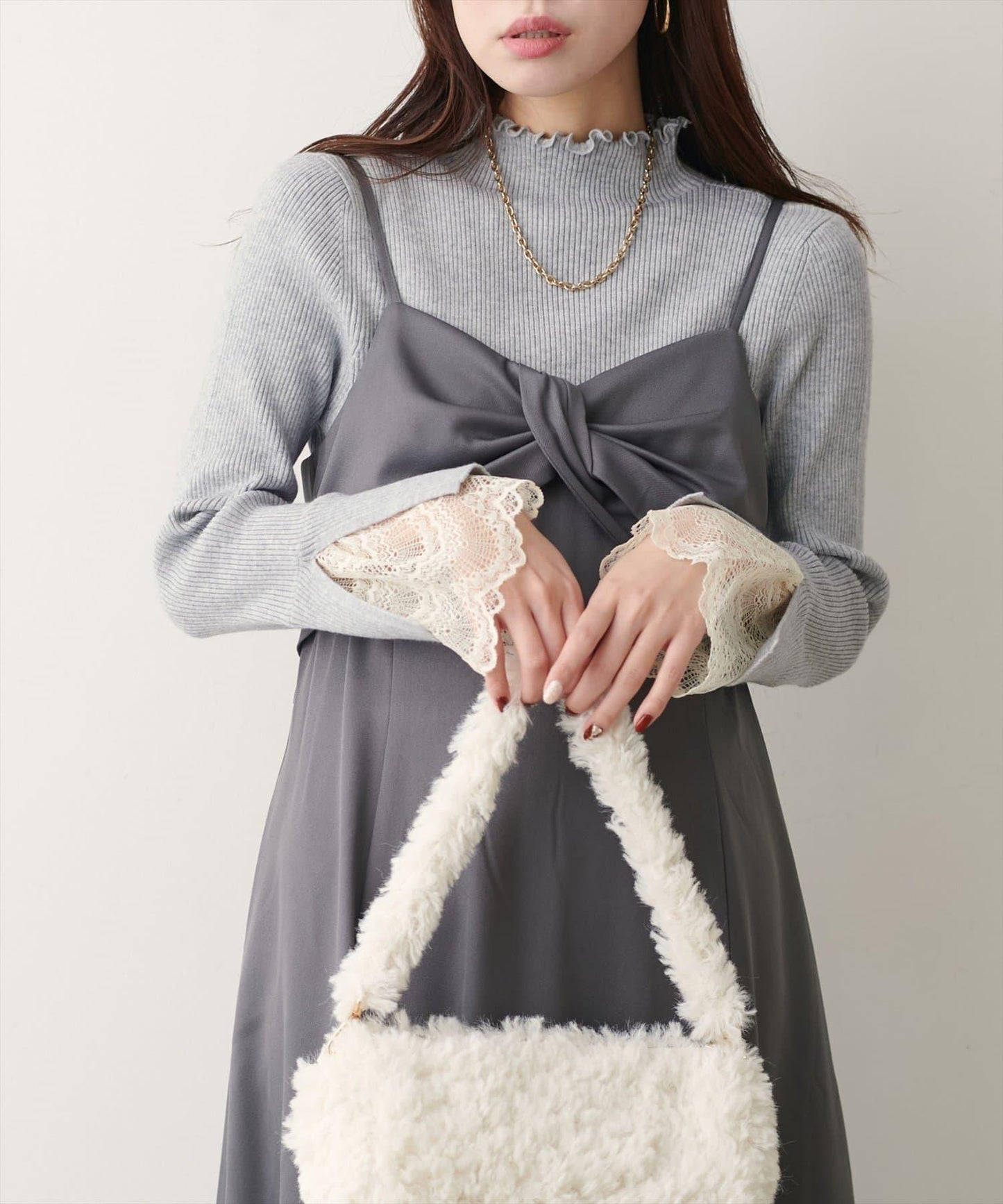 袖口蕾絲柔軟羅紋高領衫