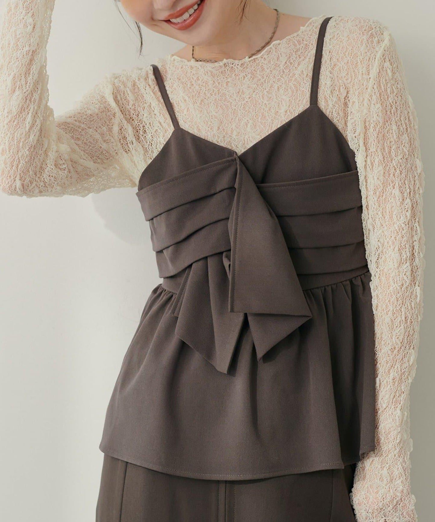 【natural couture】蝴蝶結吊帶背心+蕾絲波浪邊T恤套裝