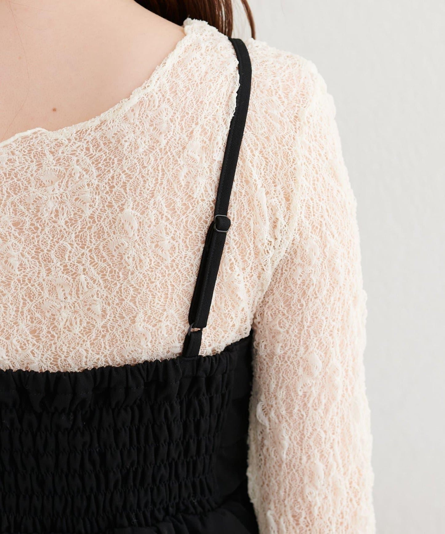 【natural couture】蝴蝶結吊帶背心+蕾絲波浪邊T恤套裝