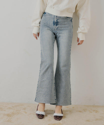 蕾絲設計喇叭牛仔褲