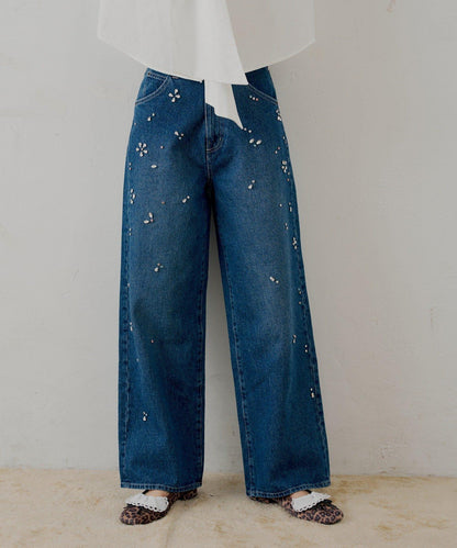 【SALON by Chico】花朵水鑽裝飾直筒牛仔褲