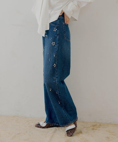 【SALON by Chico】花朵水鑽裝飾直筒牛仔褲