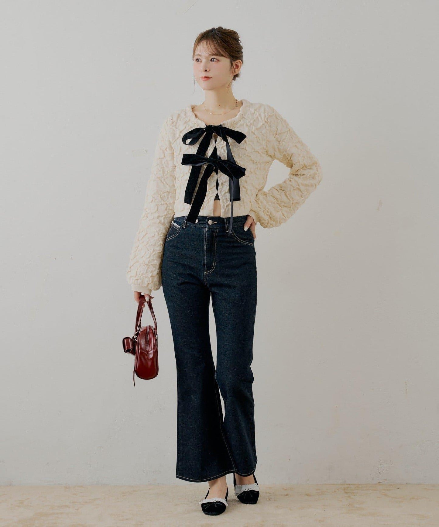 蕾絲設計喇叭牛仔褲