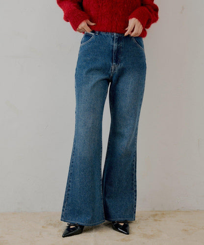 蕾絲設計喇叭牛仔褲