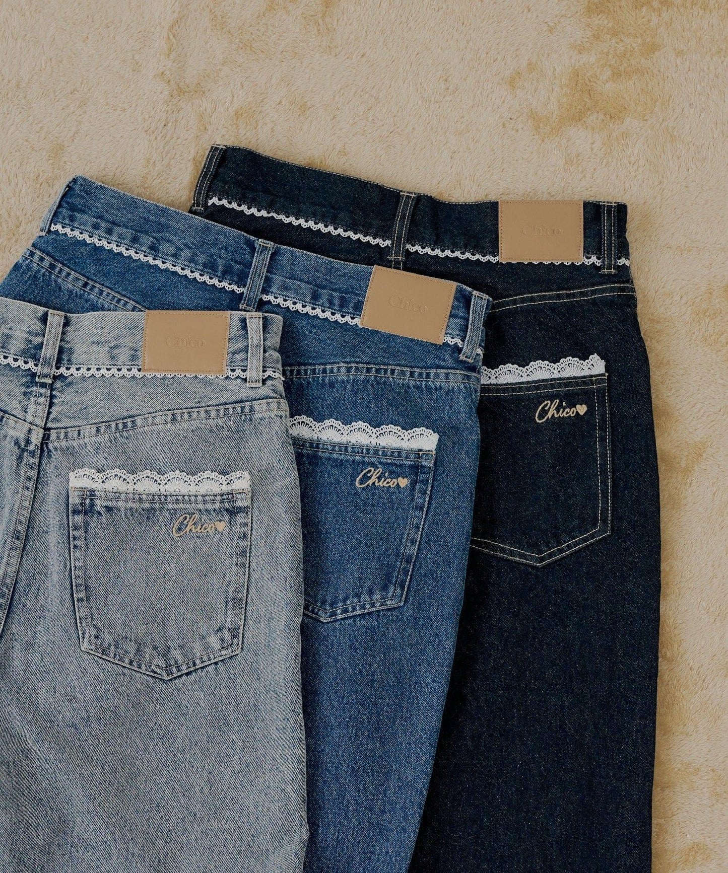 蕾絲設計喇叭牛仔褲