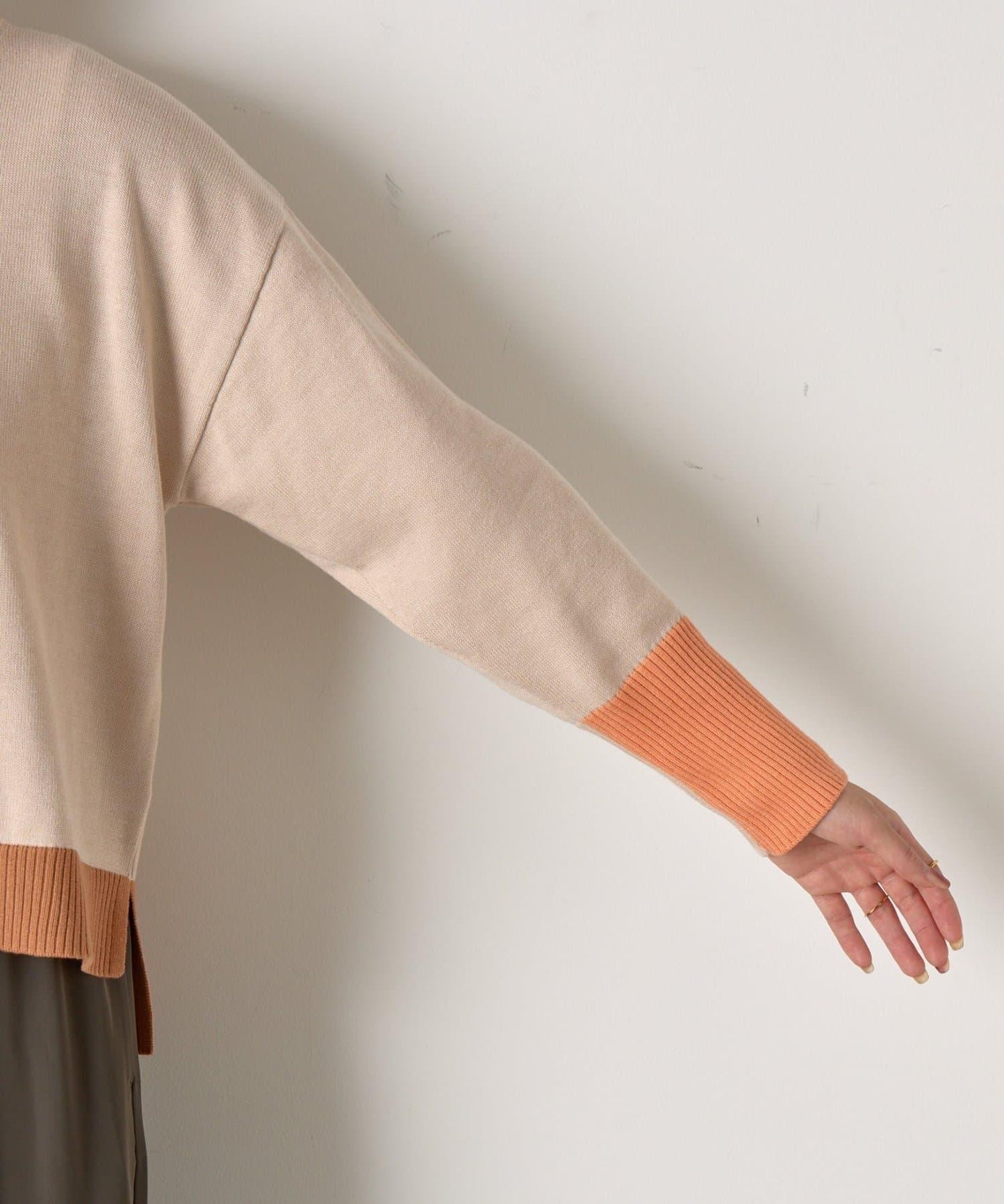 三色拼接針織衫