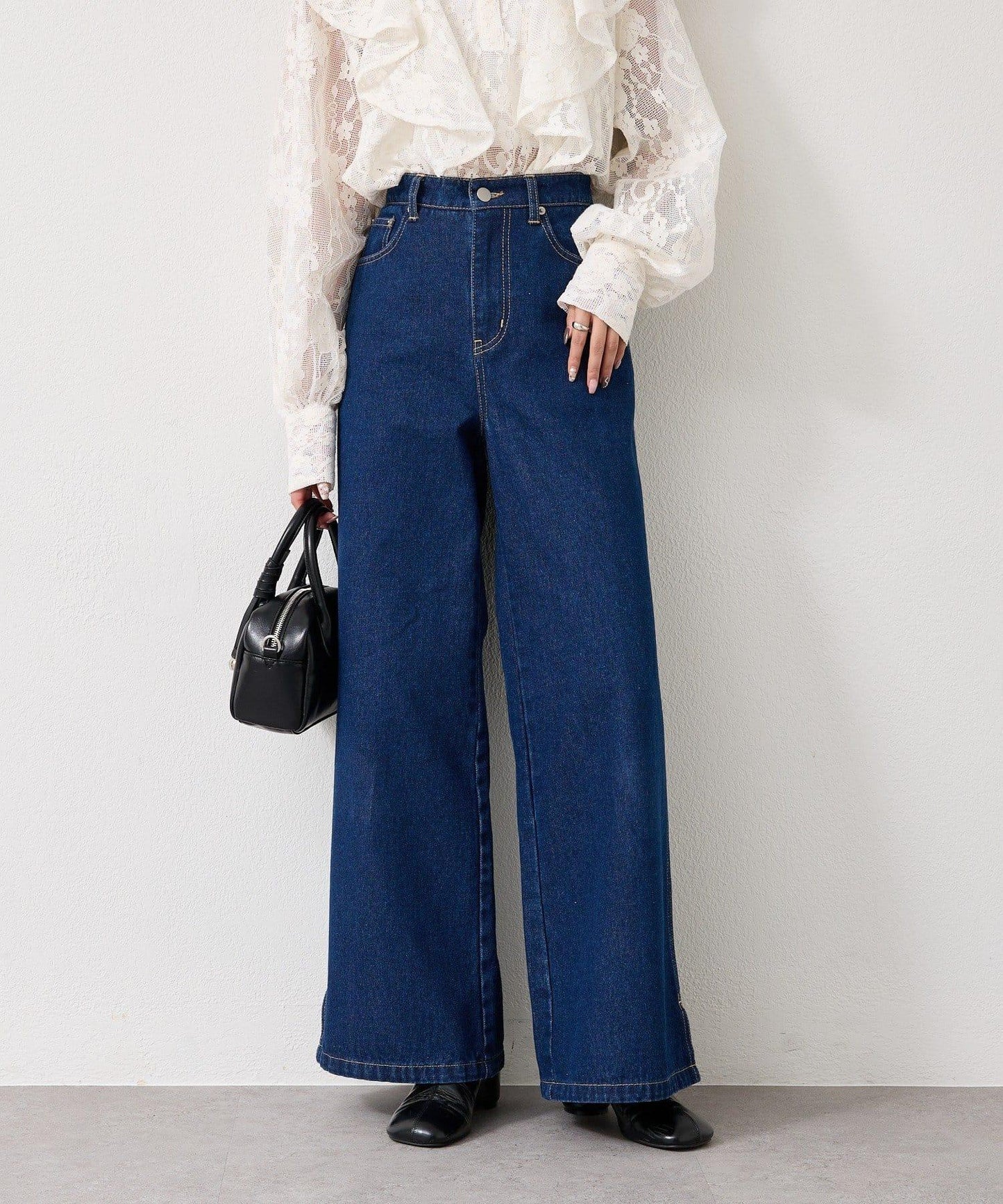 下襬開叉喇叭牛仔褲