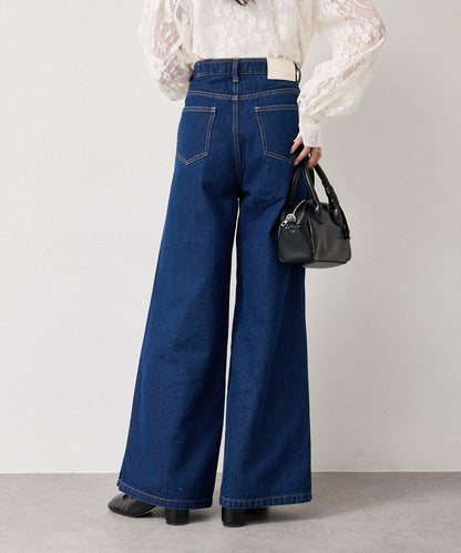 下襬開叉喇叭牛仔褲