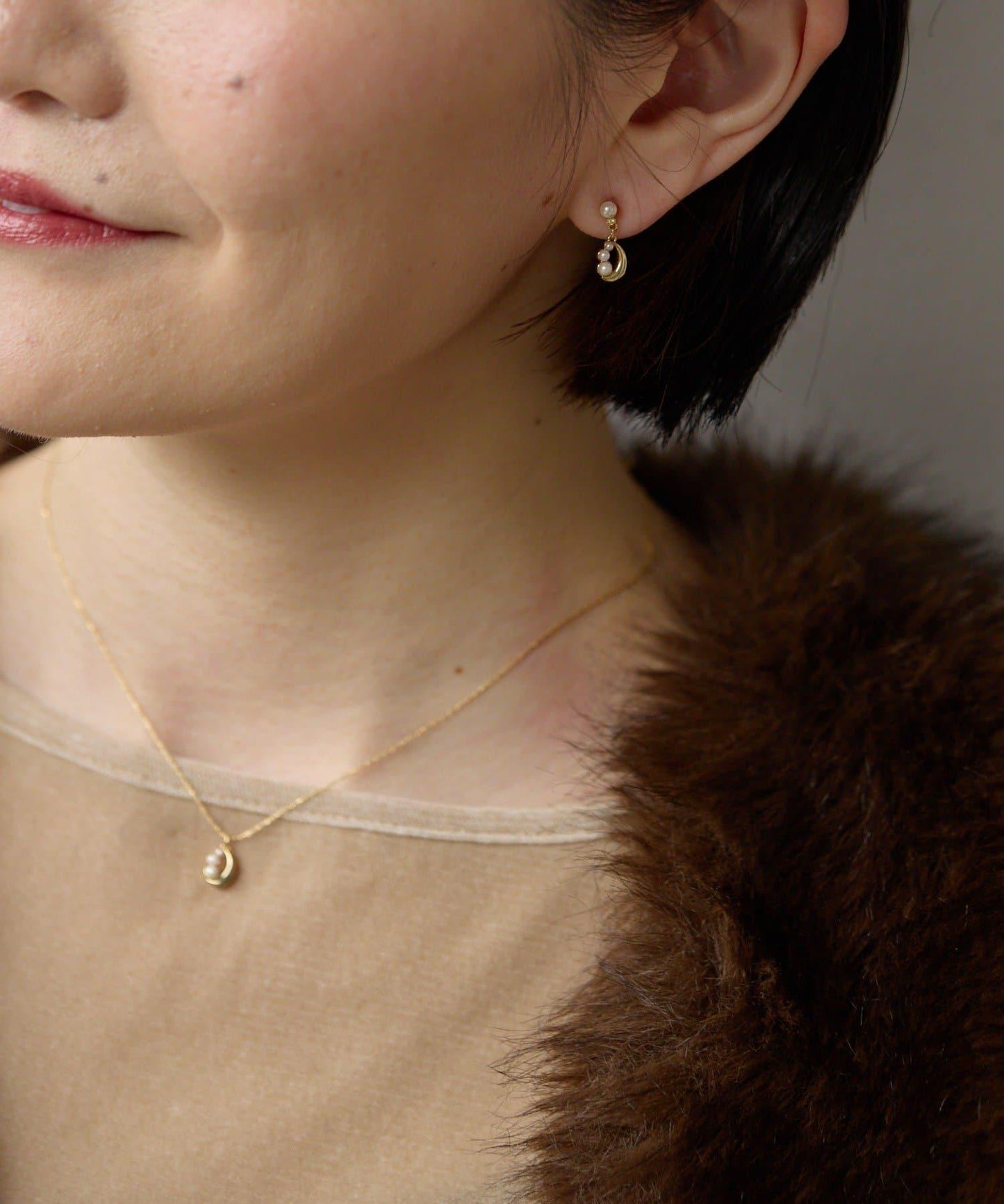 《チタンポスト》三顆珍珠耳環