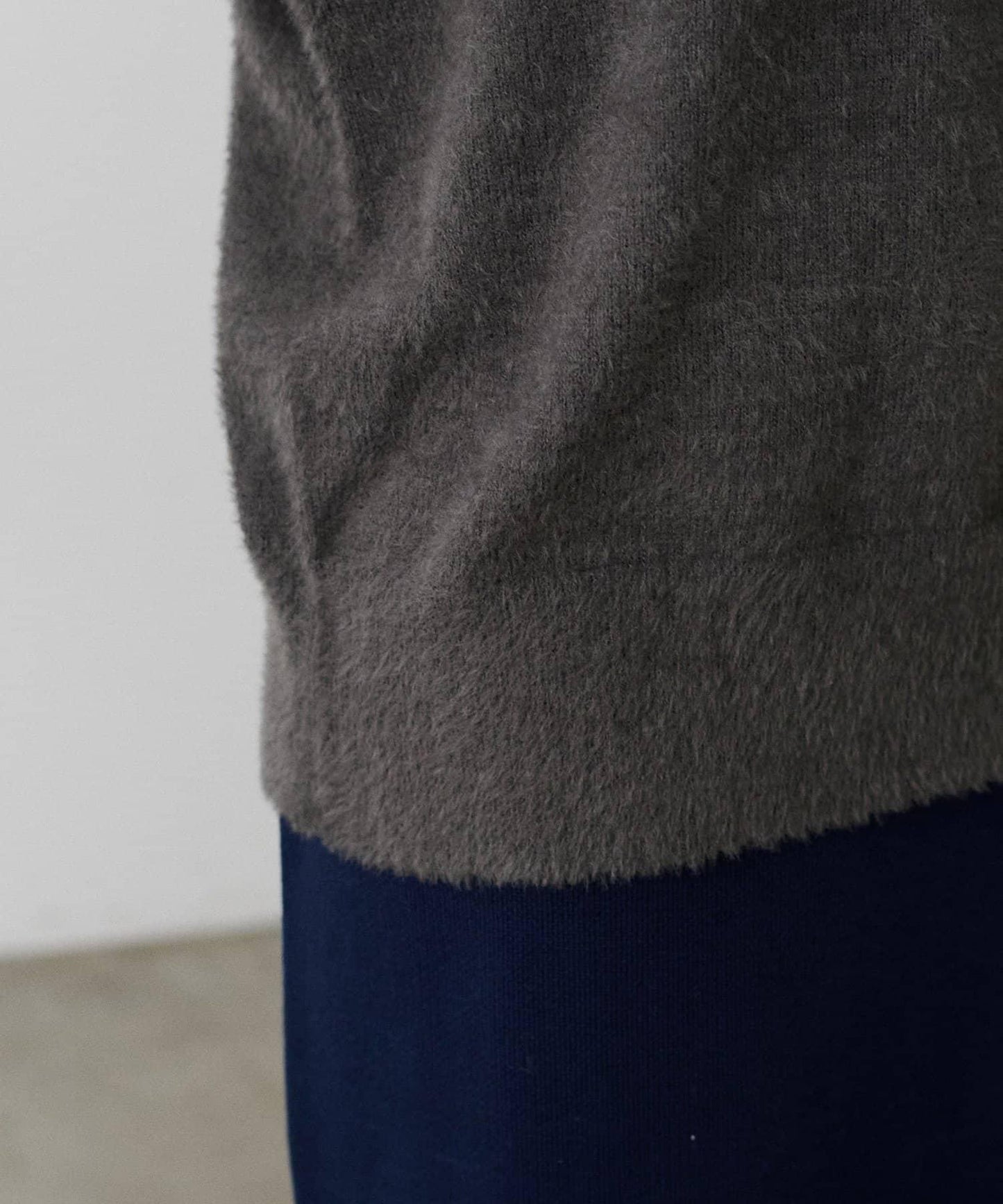 迷你羽毛柔軟針織套頭衫