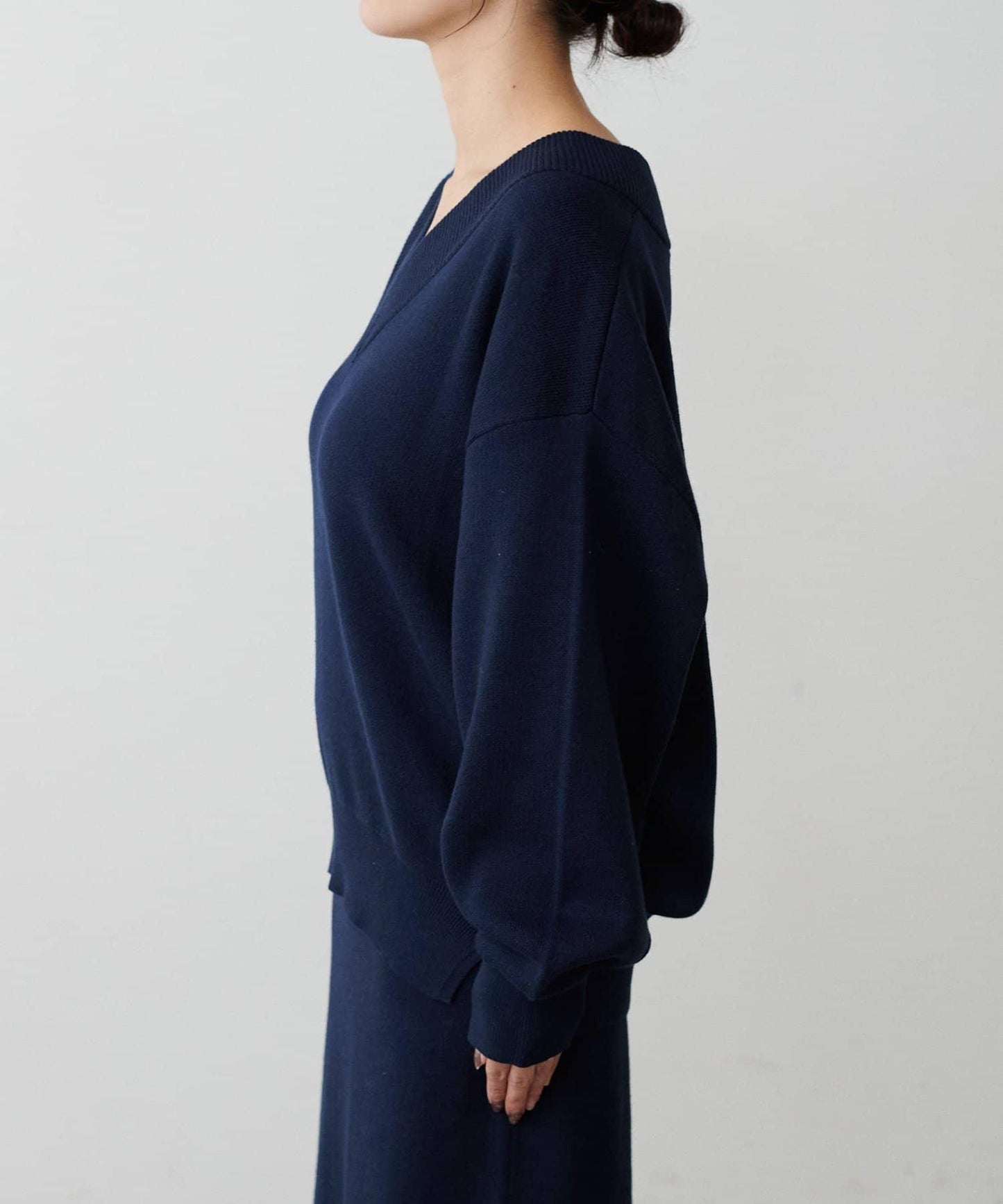 衛衣風V領針織套頭衫