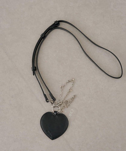 【Chico】帶愛心吊墜手機斜挎包