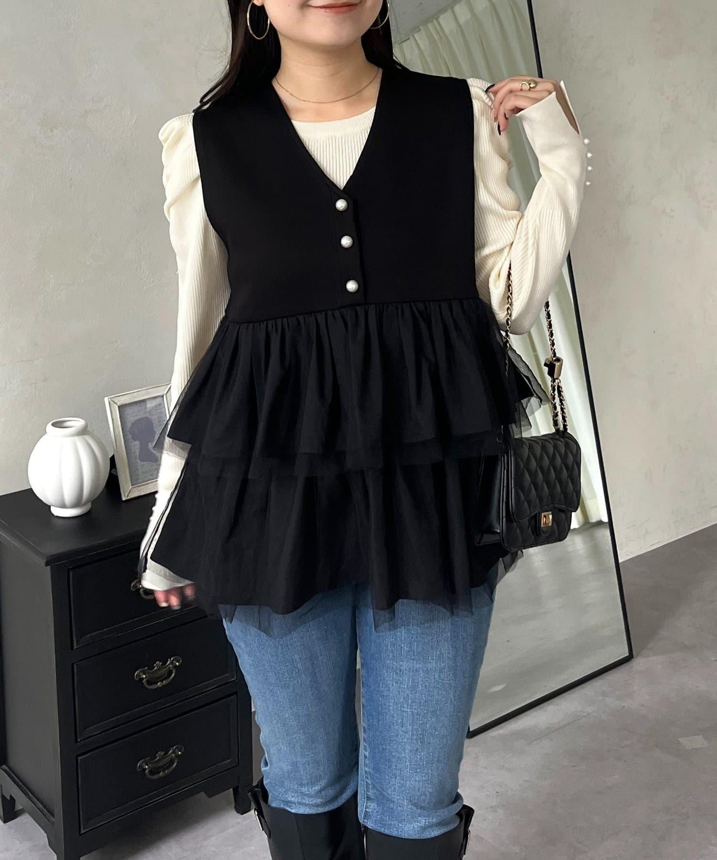 珍珠紐扣網紗荷葉邊V領背心