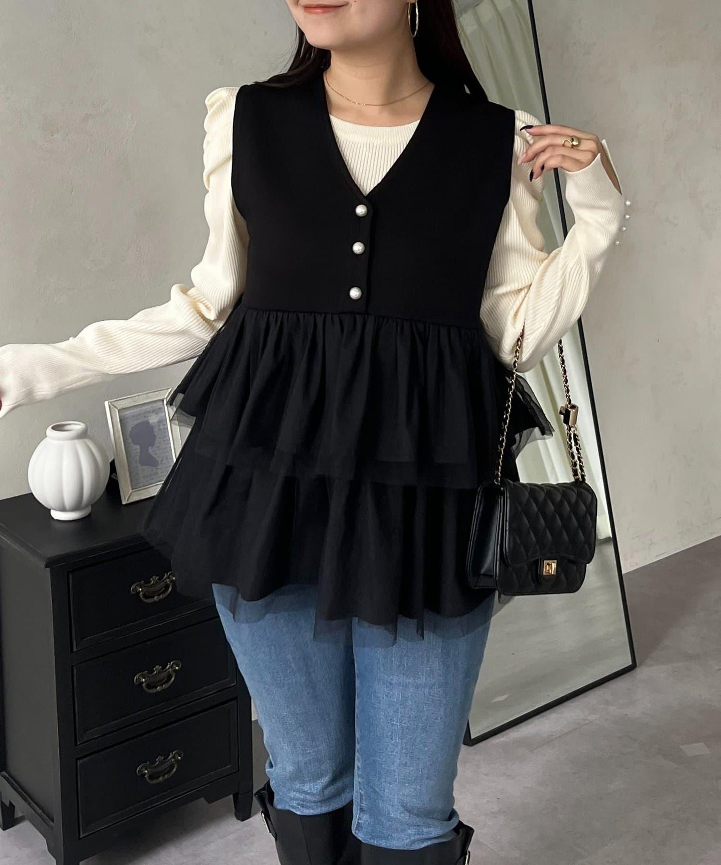 珍珠紐扣網紗荷葉邊V領背心