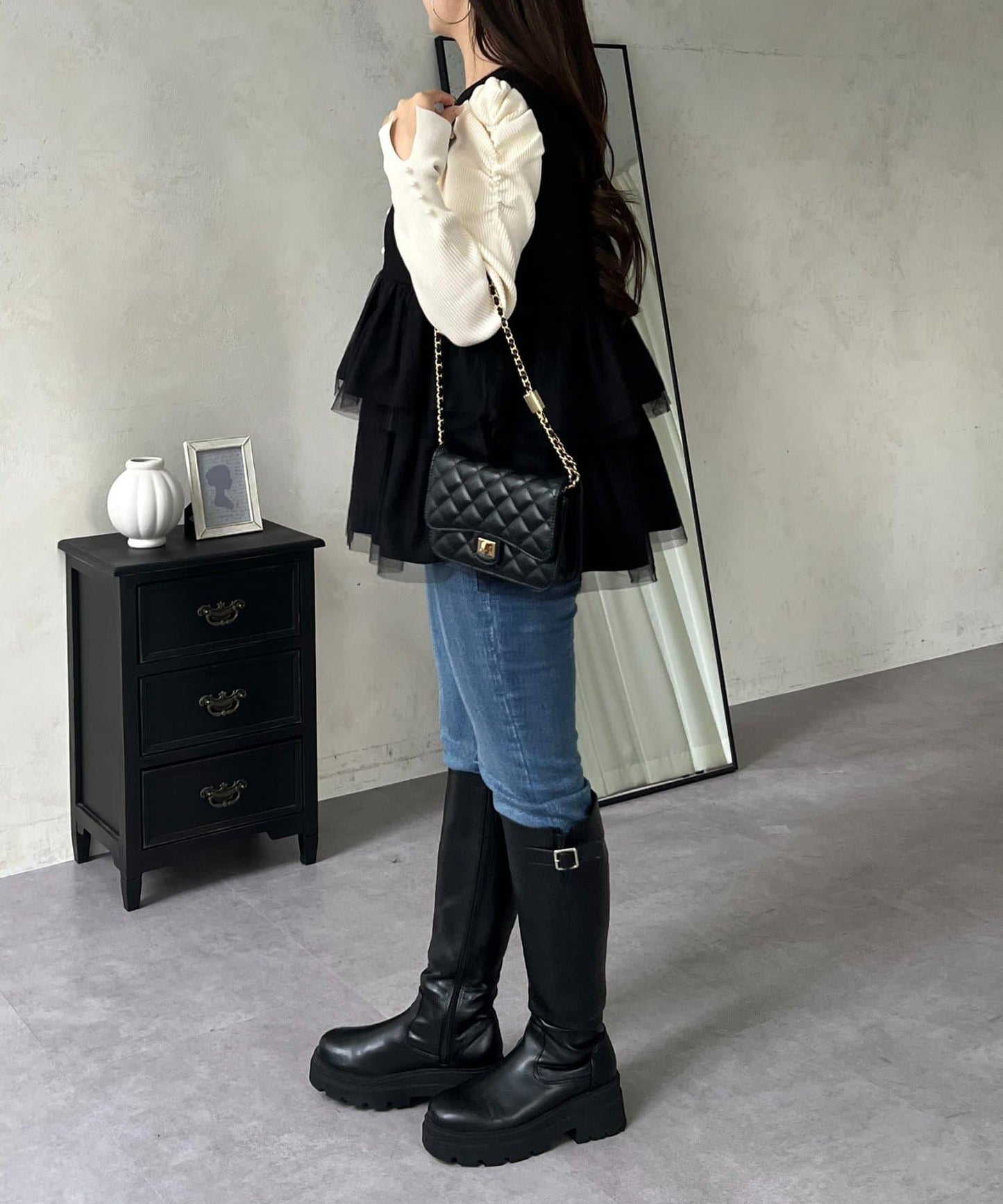 珍珠紐扣網紗荷葉邊V領背心