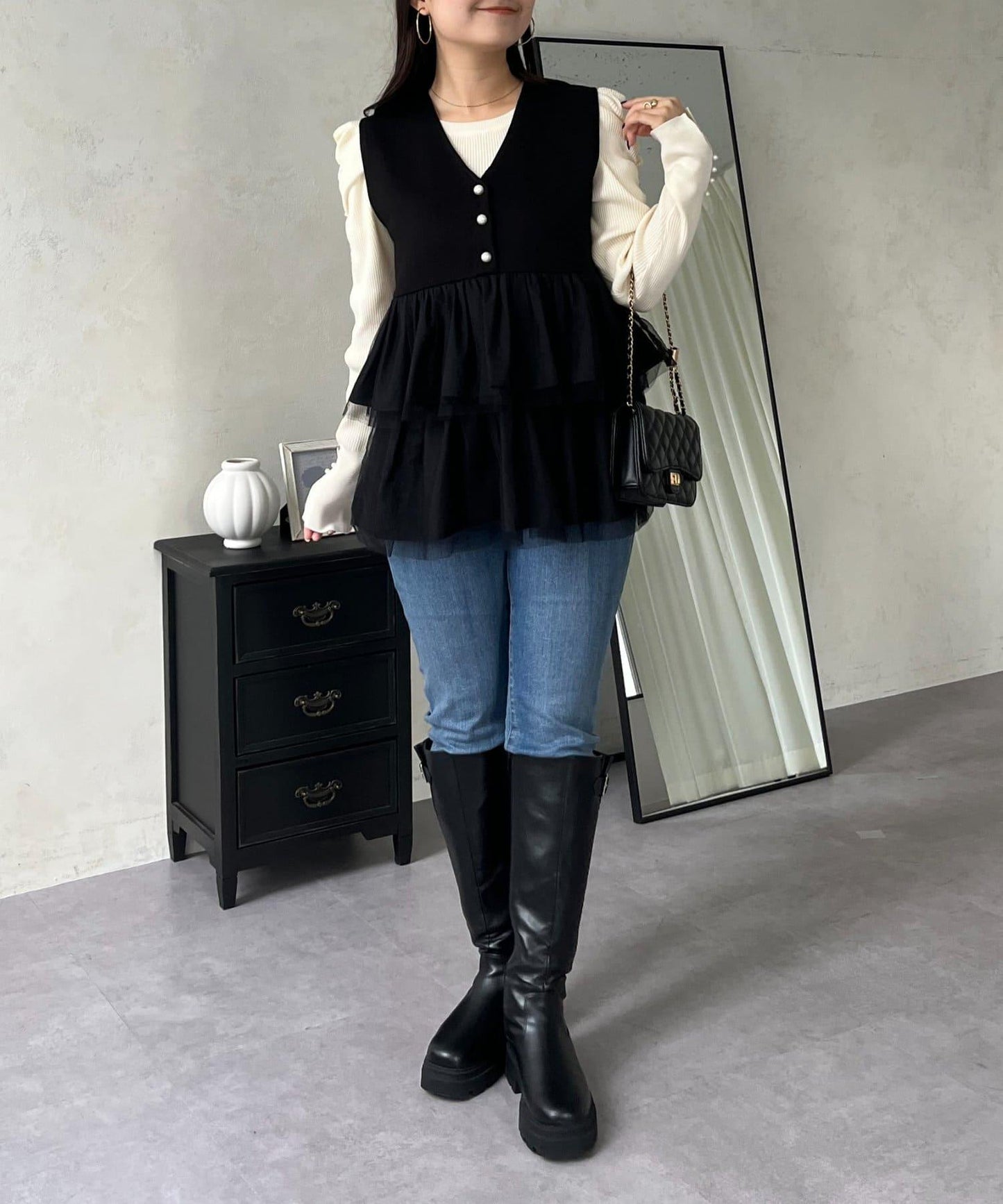 珍珠紐扣網紗荷葉邊V領背心