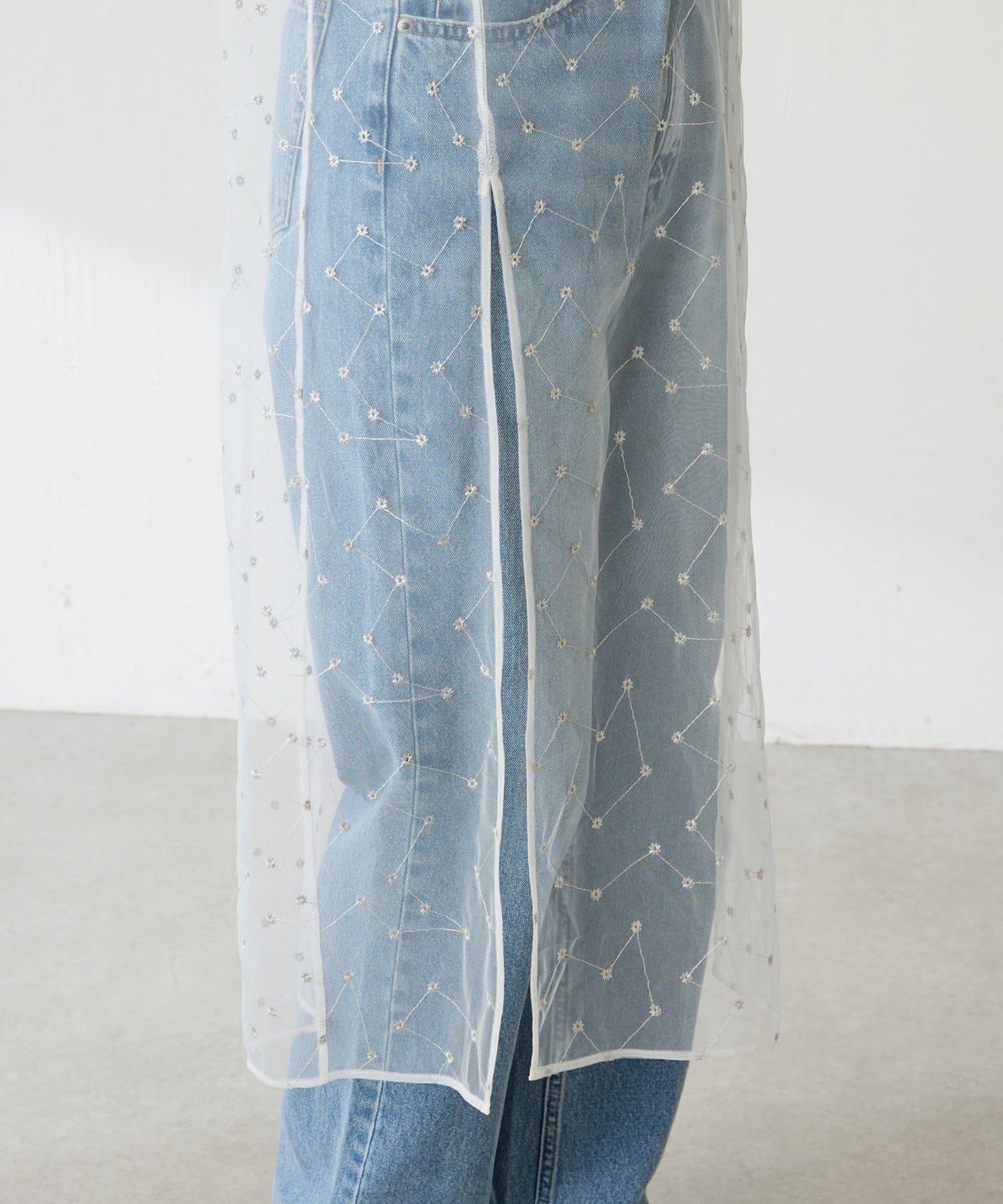 【加分單品】網紗刺繡連衣裙