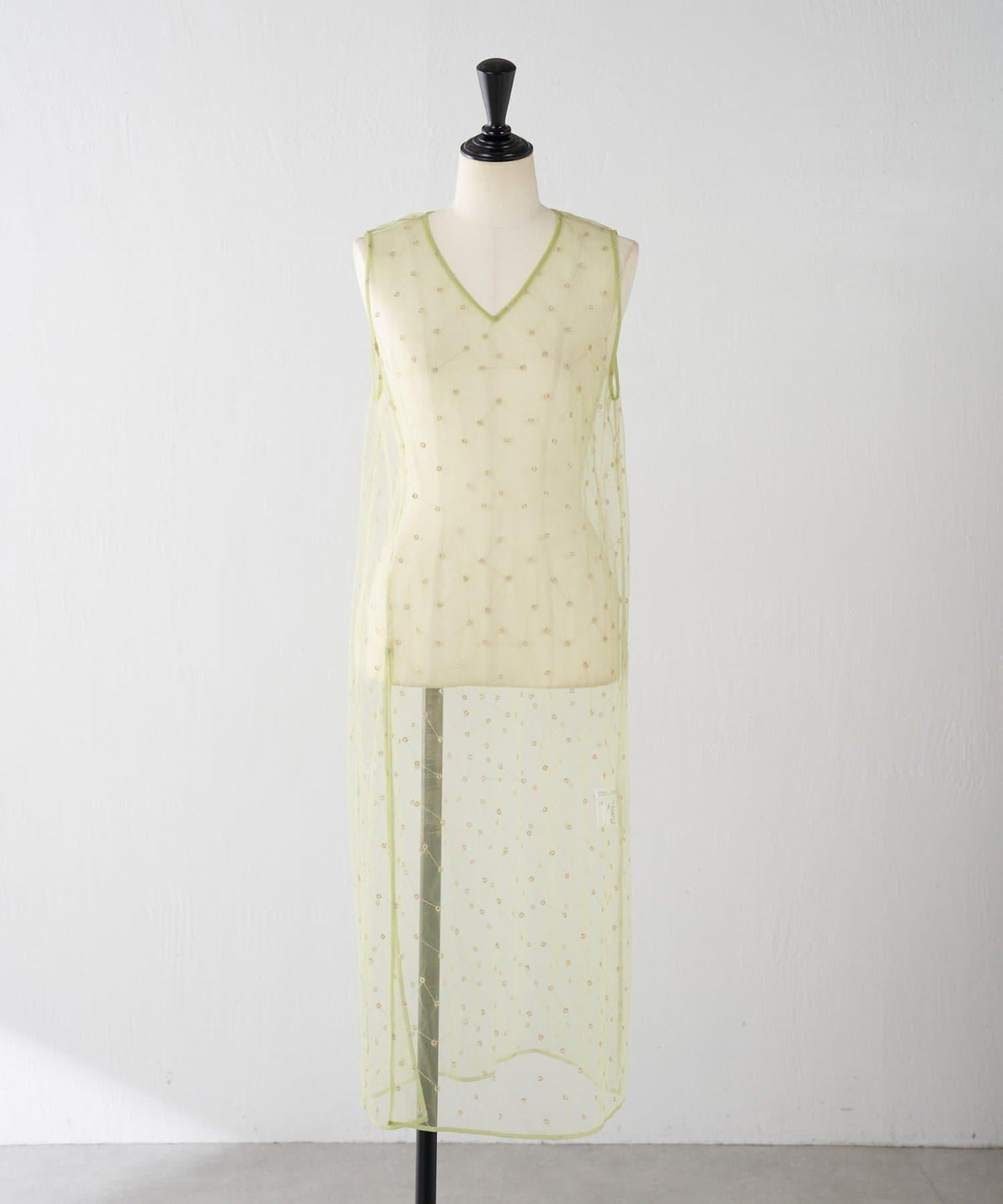 【加分單品】網紗刺繡連衣裙