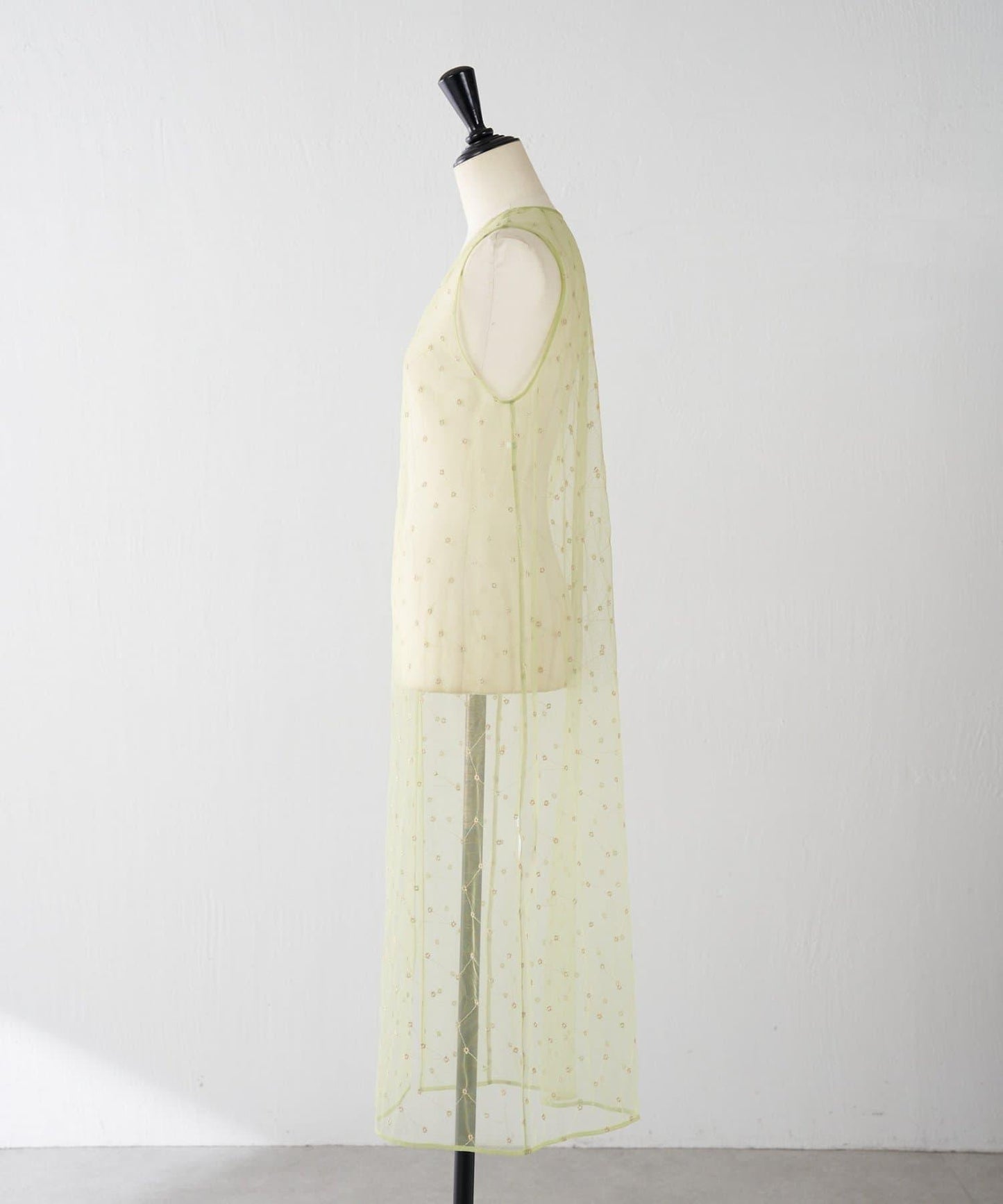 【加分單品】網紗刺繡連衣裙