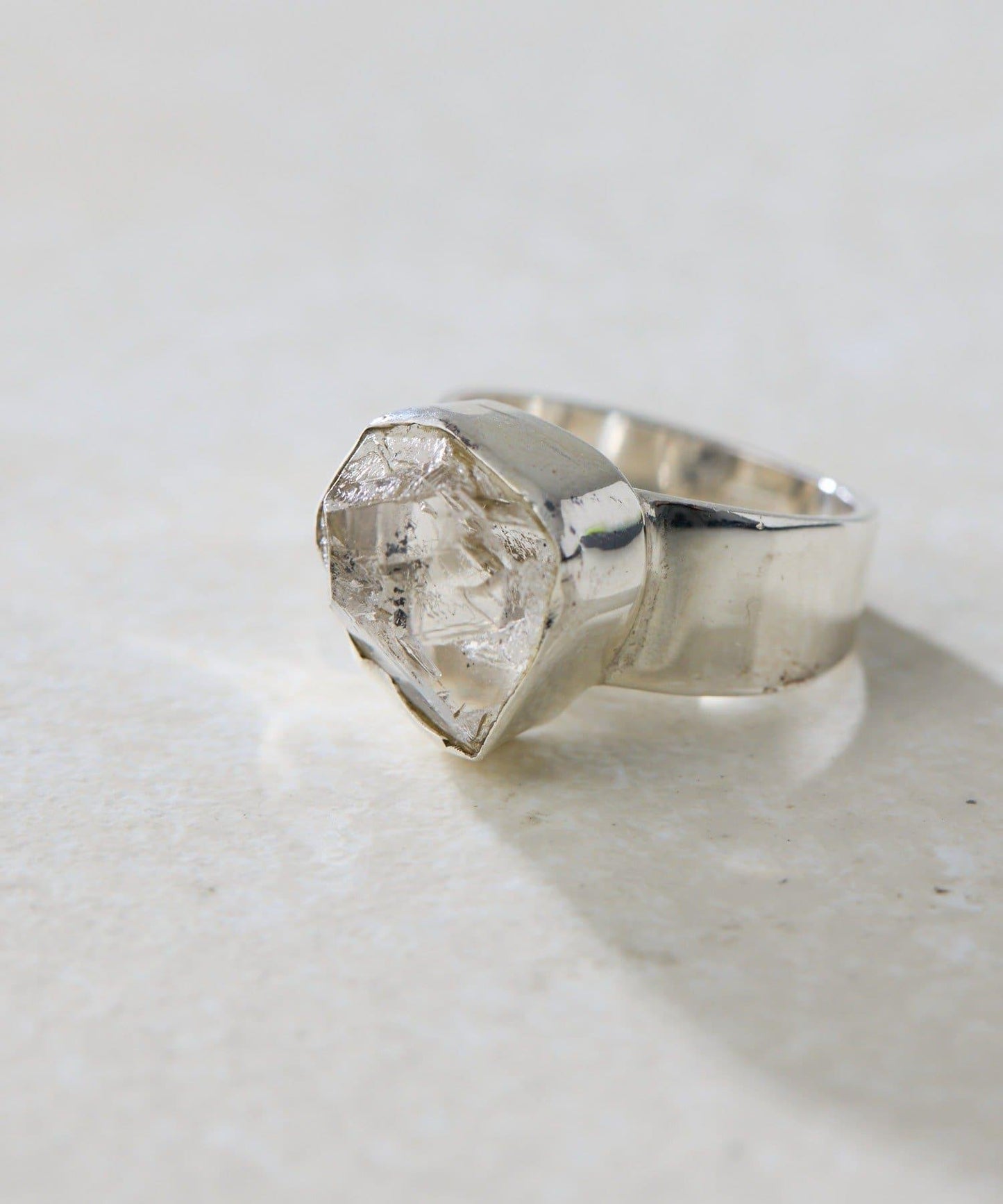 《スターリングシルバー使用》赫基蒙鑽石戒指