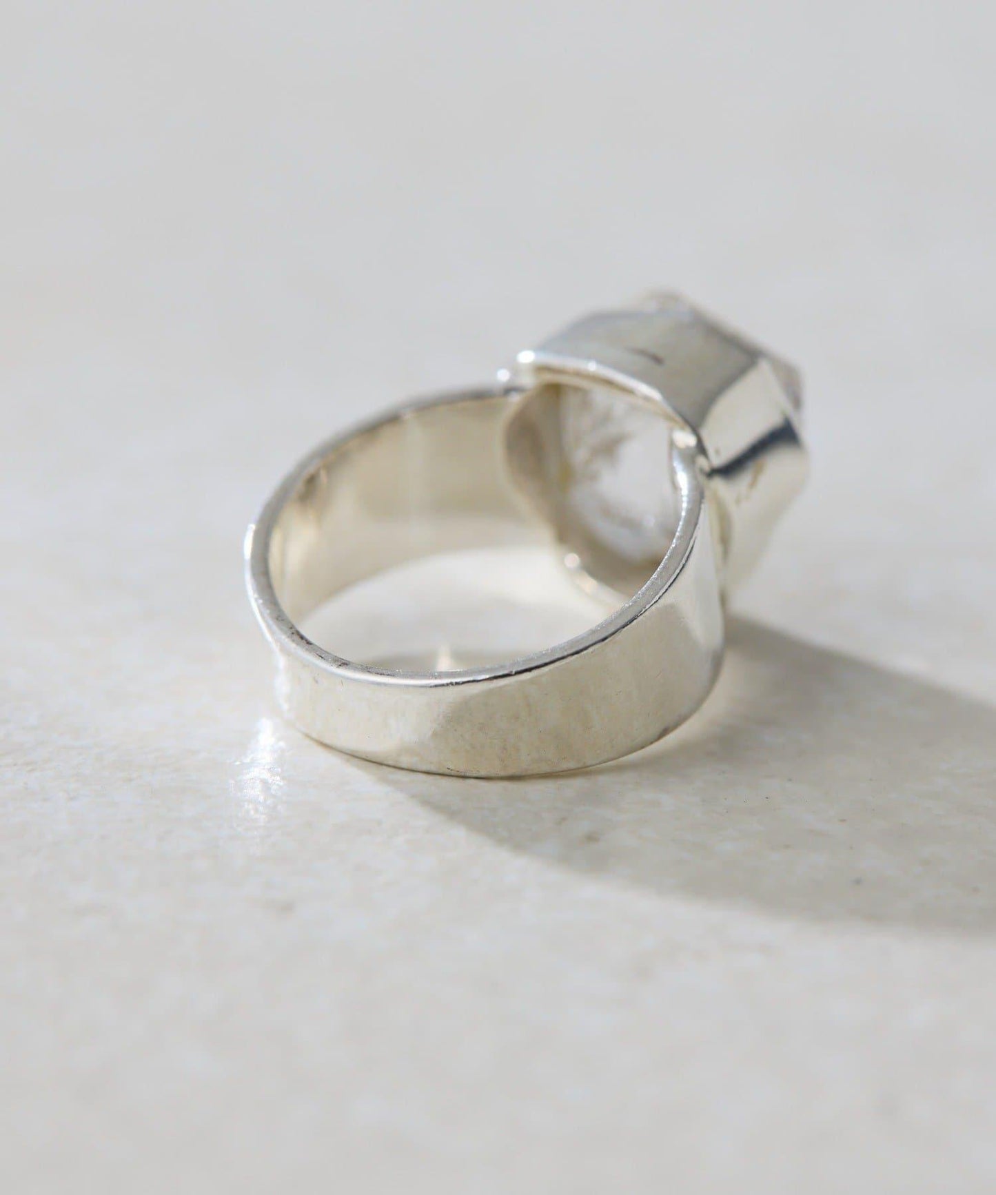 《スターリングシルバー使用》赫基蒙鑽石戒指