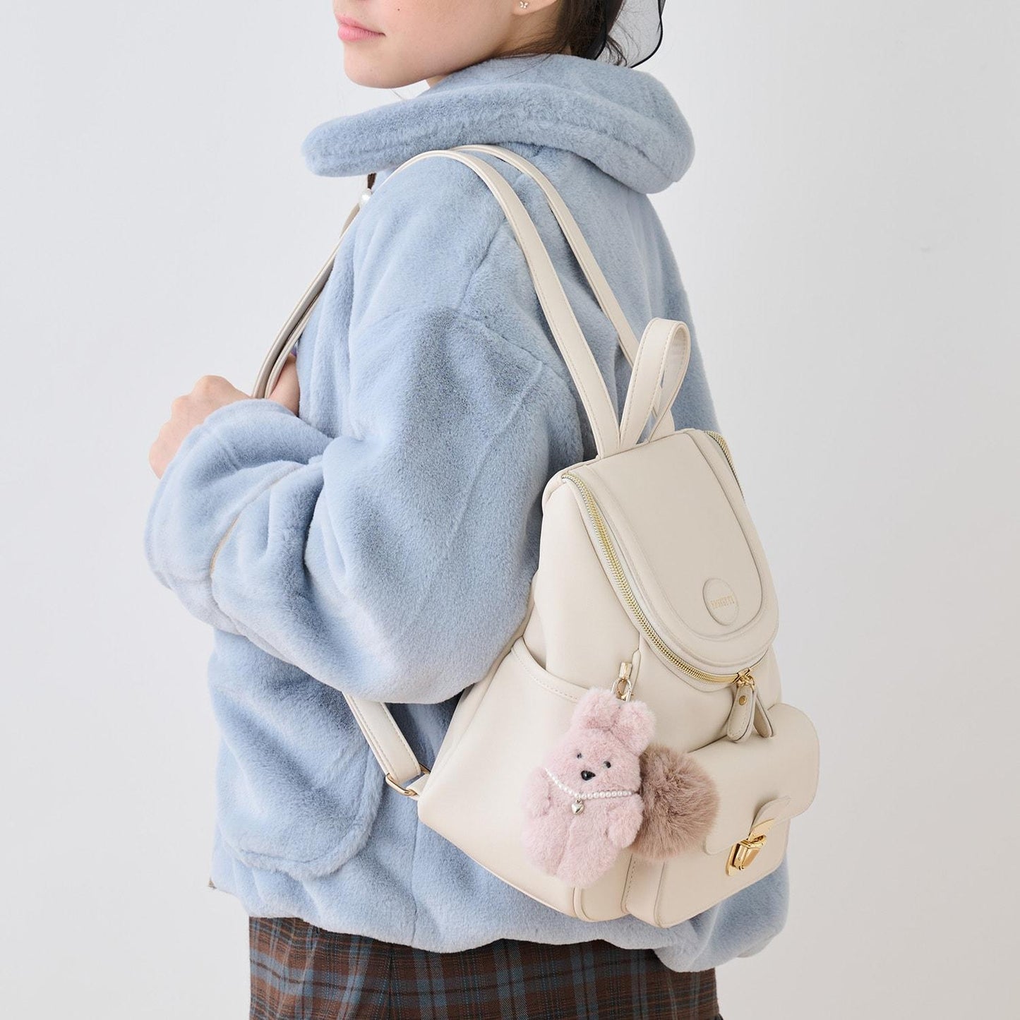 帶吊飾水桶型雙肩包