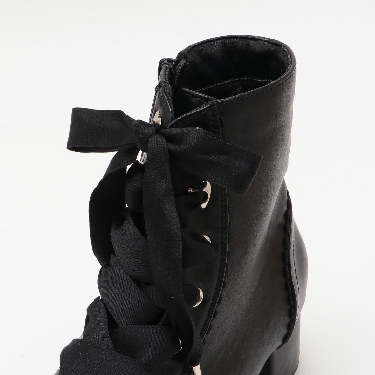 緞面蝴蝶結波浪邊短靴