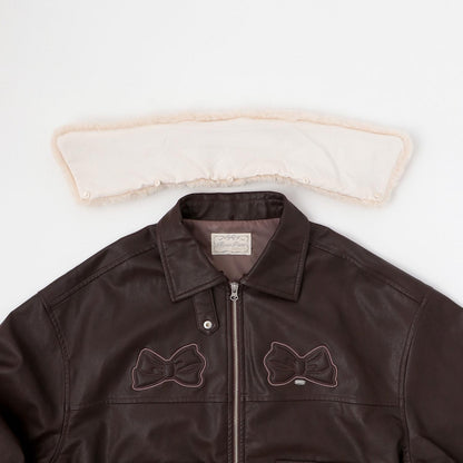 蝴蝶結貼飾仿皮夾克（配仿毛領）