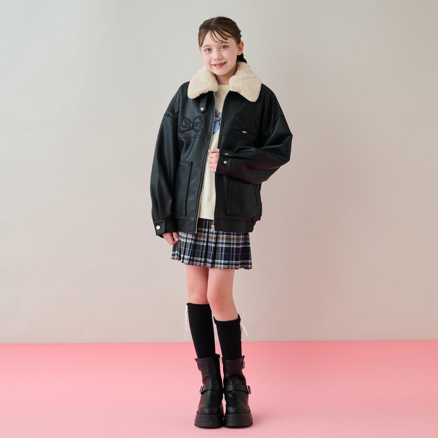 蝴蝶結貼飾仿皮夾克（配仿毛領）